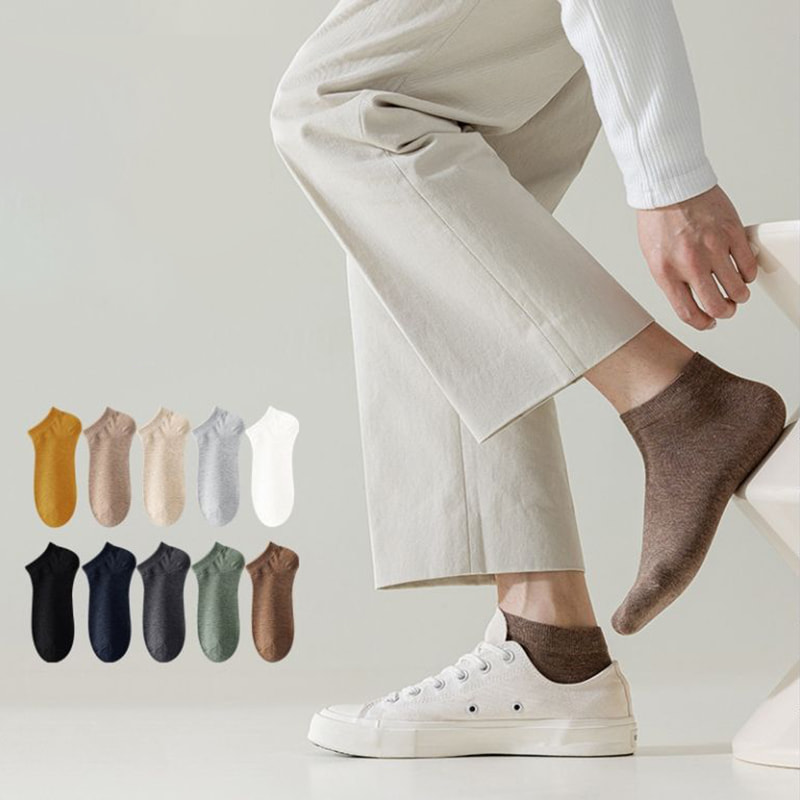 Calzini da uomo a colori di cotone a primavera e autunno